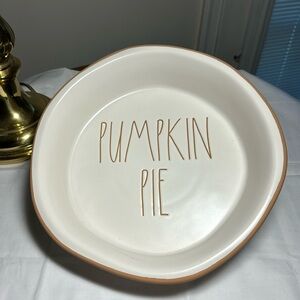 Rae Dunn pumpkin Pie baking dish